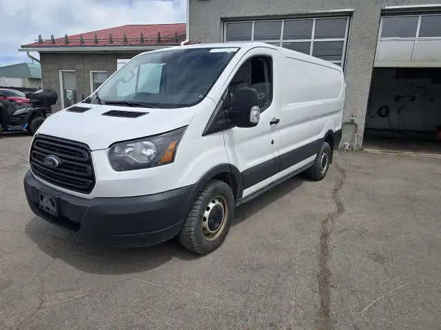 2016 Ford Transit fourgon utilitaire T-250 toit bas 130 po PNBV
