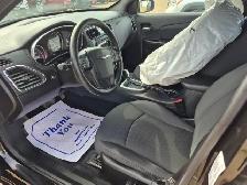 2014 Chrysler 200 - Photo 5