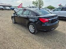 2014 Chrysler 200 - Photo 15