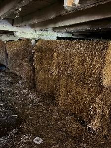 Straw bales - Photo 2