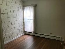 2 Bedroom Apt - Walking distance to U of C - Photo 6