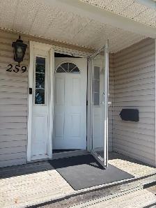 Front entry door - Photo 3