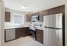 OPEN HOUSE! Tastefully remodelled 4bdrm move-in-ready bungalow! - Photo 5