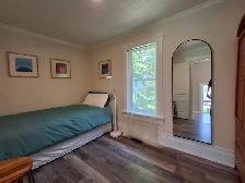 Home For Sale 4 Beds, 3 Baths w/legal apartment - Photo 13