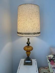 Belle lampe antique jaune