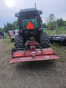 Massey Farm Tractor - Photo 3