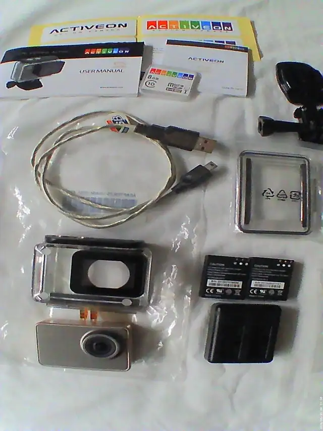 Caméra d'action Activeon CX GOLD avec accessoires