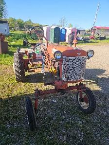 Cub Farm Tractor - Photo 2