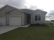 2 Bedroom plus den Duplex for Rent in Steinbach