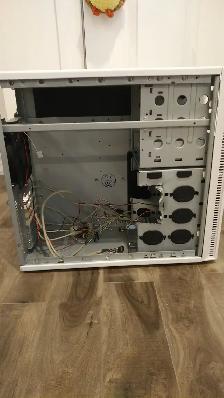 FREE Mid Tower ATX PC Computer case - Photo 4