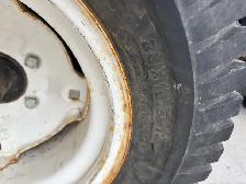 Large rear riding lawnmower tires - Photo 4