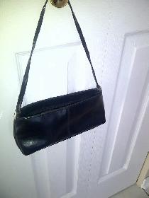 BEAU SAC À MAIN ALDO EN VRAI CUIR NOIR 9'LARGEx4'HAUT: $10.00