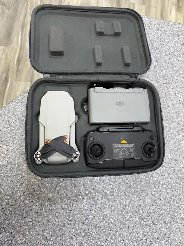 DJI Mini SE Drone Kit with Batteries and Case