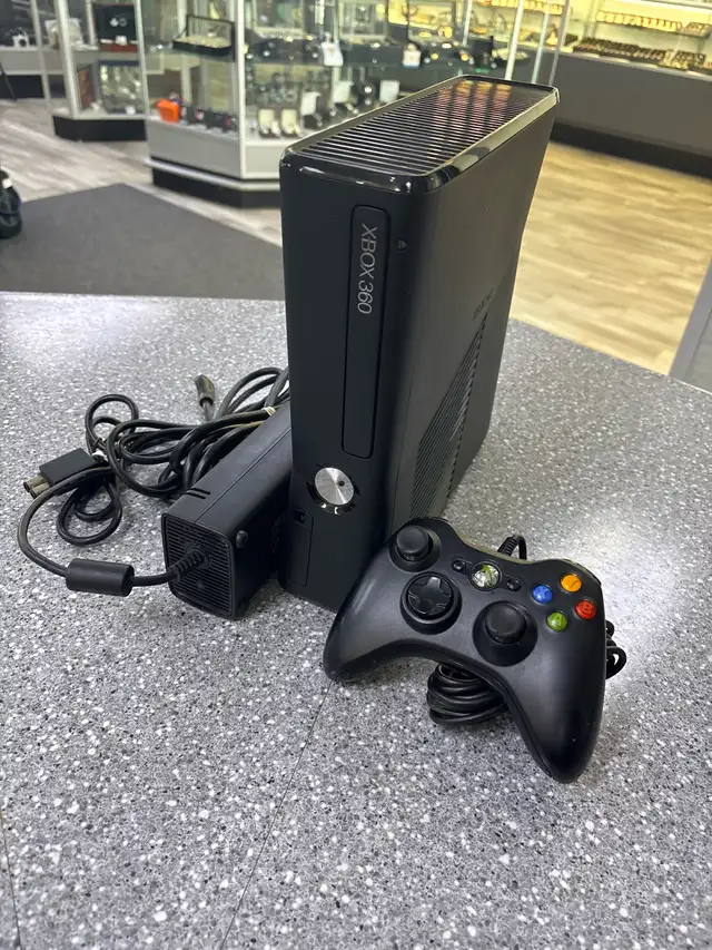 Xbox 360 Slim 250GB System With Wired Controller