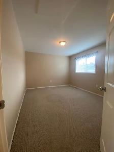 3 Bed 2 Bath Half Duplex w/ Garage For Rent - Photo 4
