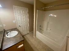 3 Bed 2 Bath Half Duplex w/ Garage For Rent - Photo 7