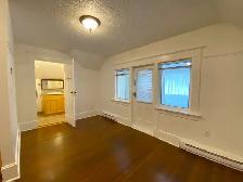 1 bedroom plus den/second bedroom - Available August 1 - Photo 11