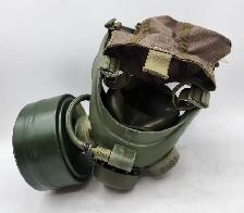 Canadian Military C4 Gas Mask with 3 C7 Filters - Photo 3