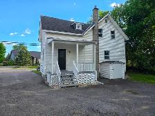 814 LAURIER ST ROCKLAND - Photo 2