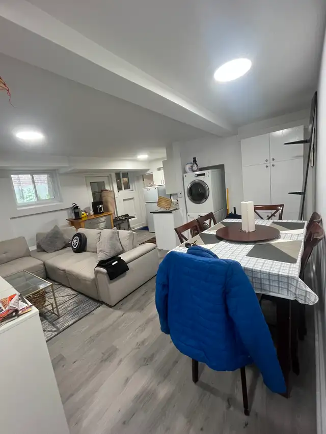 Beau logement rénové, 1 ch , metro Monk , 1 er juillet, 4 électr