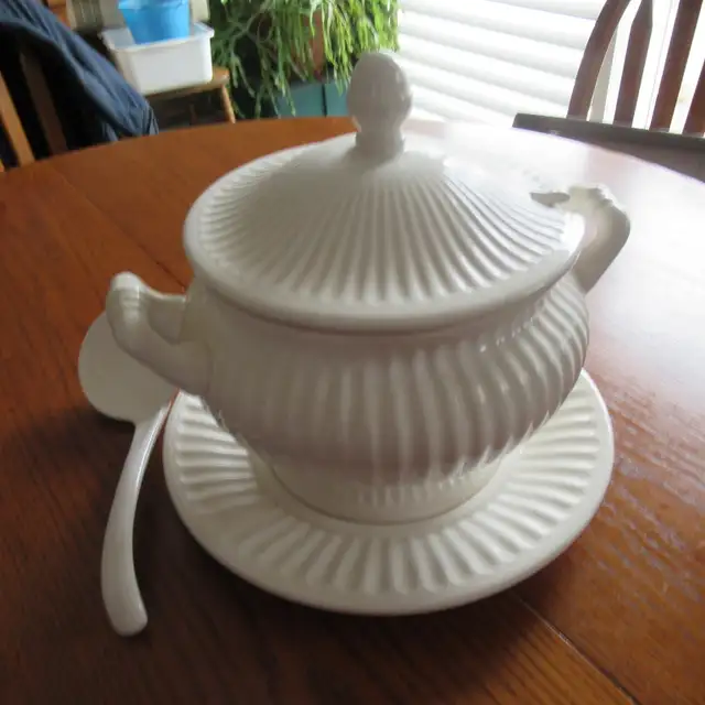 SOUP TUREEN