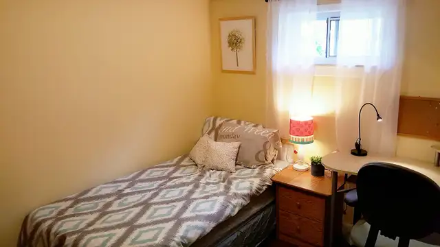 Eglinton & Birchmount ( private room)