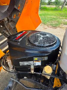 2017 Lawn Tractor - Photo 2