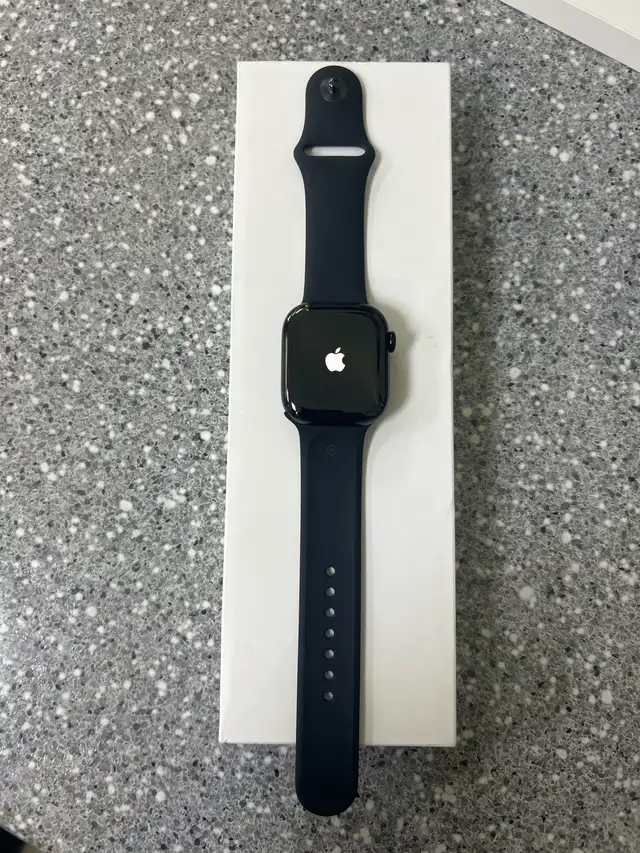 Apple Watch Series 11 42MM GPS 100% BH New