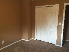 Spacious 3 Bed, 2.5 Bath Townhouse End Unit - Walk to the Beach! - Photo 10