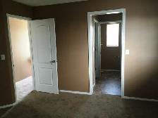 Spacious 3 Bed, 2.5 Bath Townhouse End Unit - Walk to the Beach! - Photo 11