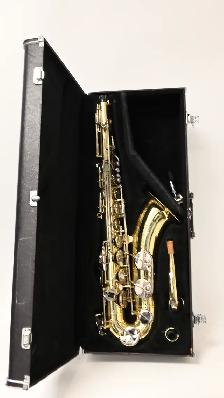 Tenor Saxophone Yamaha YTS-23 Made in Japan with case USED good