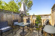 VERY BRIGHT 3BR TOP FLOOR JUST STEPS TO SUBWAY W/ DECK! - Photo 7