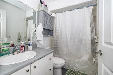VERY BRIGHT 3BR TOP FLOOR JUST STEPS TO SUBWAY W/ DECK! - Photo 8