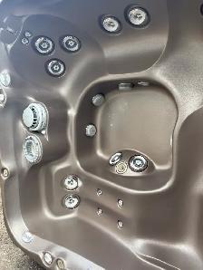2009 Jacuzzi J465 Top of The Line Hot Tub - 5 Adult Capacity - Photo 3