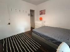 Big room for rent, Close metro Monk, All included. - Photo 2