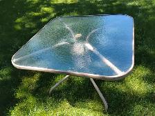 Outdoor patio table