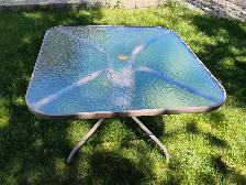 Outdoor patio table - Photo 2