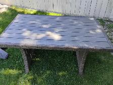 Outdoor patio table - Photo 3