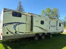 33ft 2012 North Trail Trailer - Photo 2