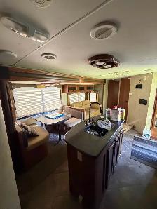 33ft 2012 North Trail Trailer - Photo 5