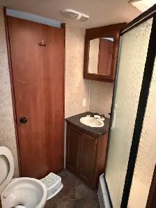 33ft 2012 North Trail Trailer - Photo 8