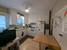 1 Bed   Den in Hintonburg/Wellington Village/Parkdale - Photo 4