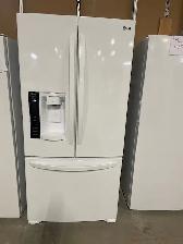 Réfrigérateur blanc portes Françaises distributeur d'eau LG
