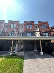 3 bed 1 bath townhome (Barrie) - Photo 10