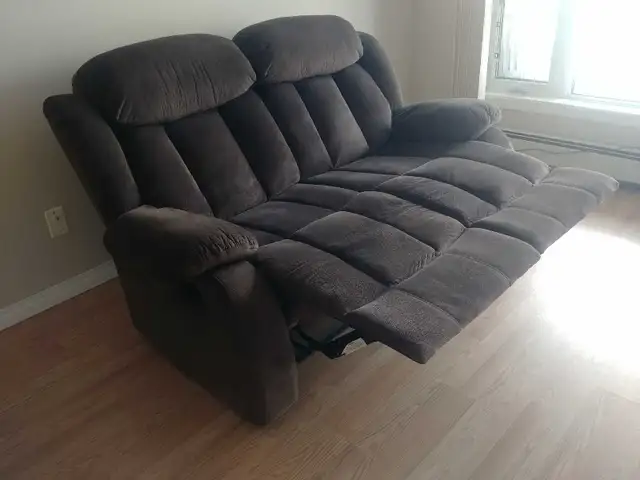 Reclining love seat sofa
