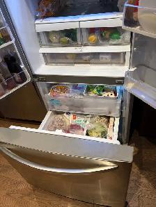 LG Fridge - Photo 3