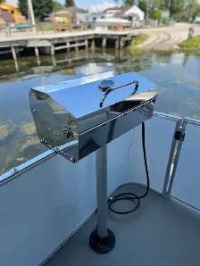 The lowest price! Pontoon boat on lake Simcoe for this summer!
