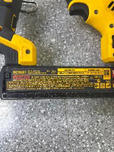 Dewalt DCN681 20V Brushless 18G Narrow Crown Stapler Tool Only - Photo 3