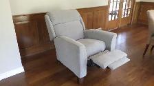 LAZY BOY RECLINER - Photo 2