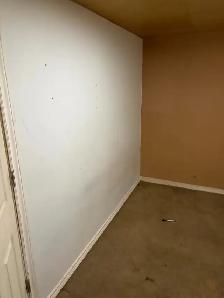 Private Room Available in Oshawa – $800/Month (Utilities Shared) - Photo 3